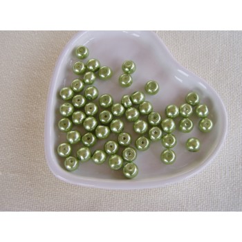 Sklenené perly 8 mm - "svetlo zelené"